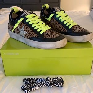 Gianni Bini animal print sneakers